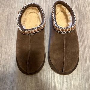 Ugh tasman embroidered slippers